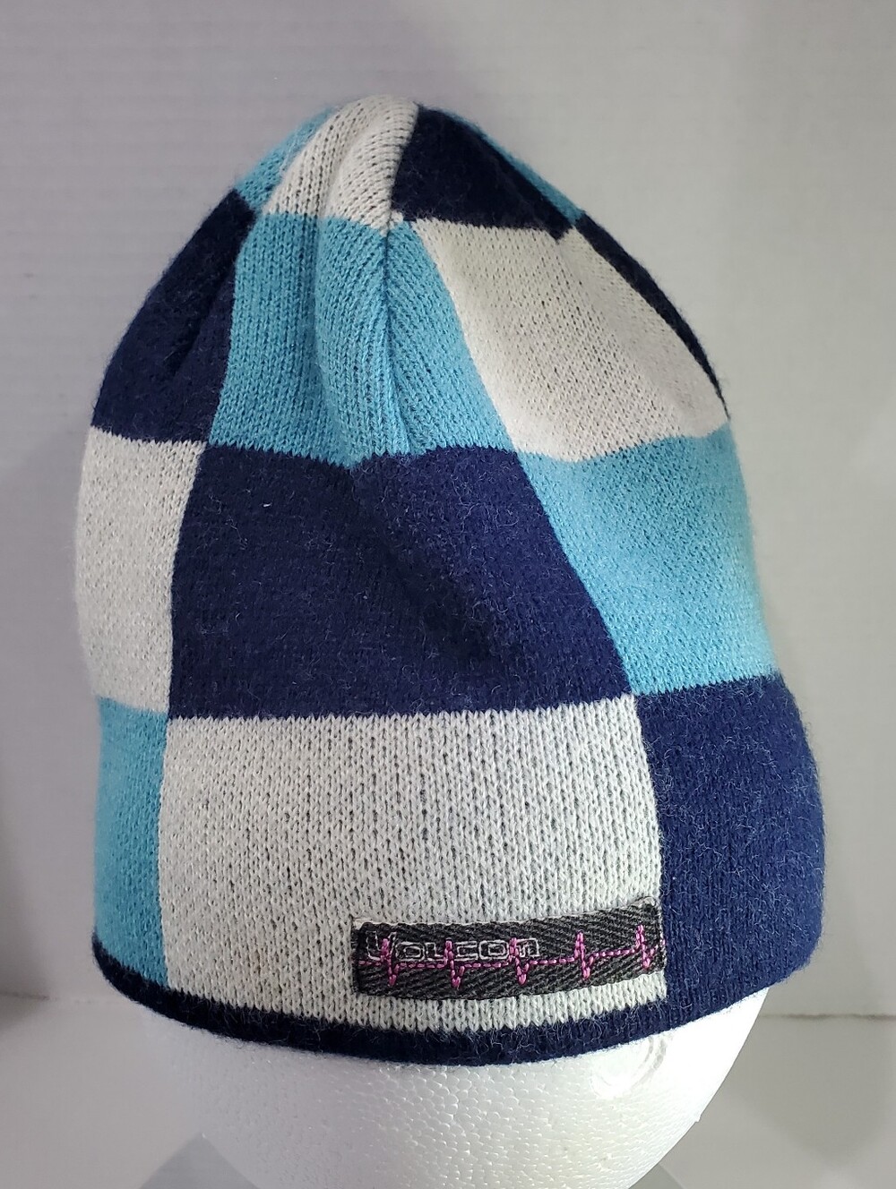 Y2K Volcom • Beanie Heartbeat Pre Owned Unisex Vintage Color Block